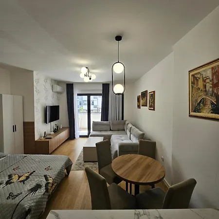 Kutak Centar アパート トレビニエ